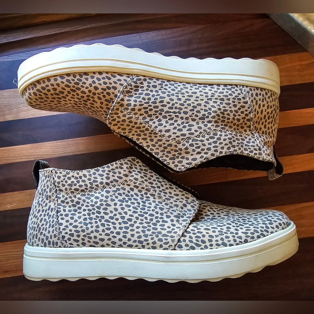 Universal Thread Cheetah Print Slipon Sneakers - Picture 4 of 7